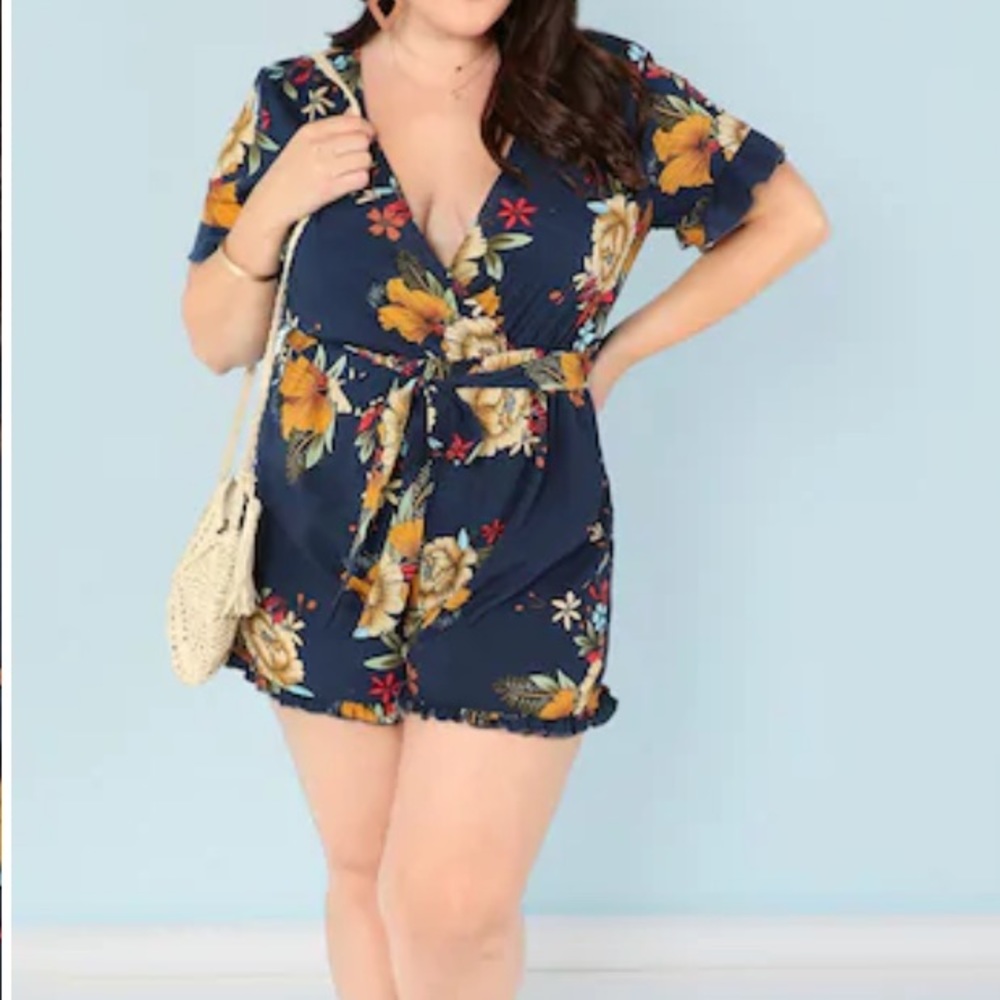 Floral romper w/ waist tie